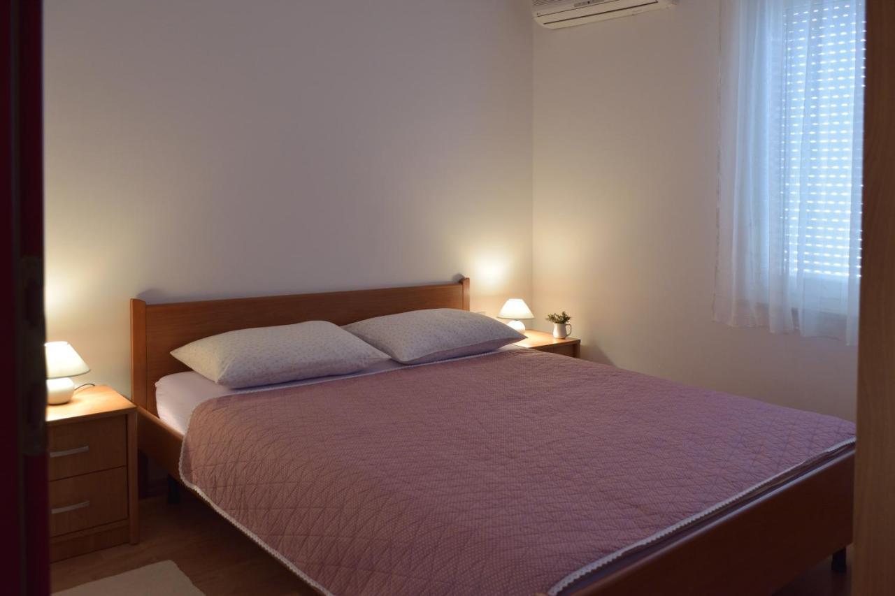 Apartmán Pino Pula Exteriér fotografie