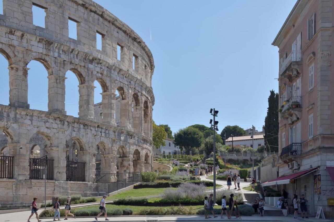 Apartmán Pino Pula Exteriér fotografie