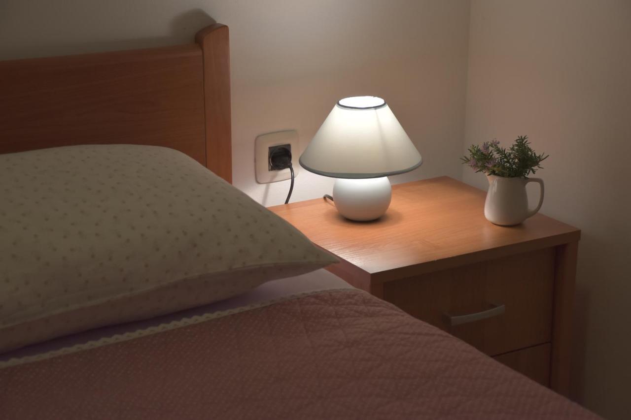Apartmán Pino Pula Exteriér fotografie